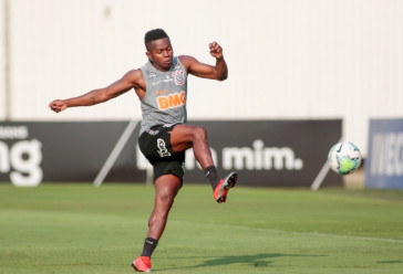 Cazares no �ltimo treino antes do duelo contra RB Bragantino, pelo Campeonato Brasileiro