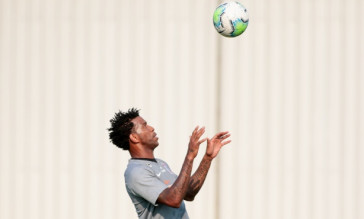 Gil no �ltimo treino antes do duelo contra RB Bragantino, pelo Campeonato Brasileiro