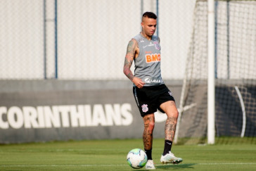Meia Luan no �ltimo treino antes do duelo contra RB Bragantino, pelo Campeonato Brasileiro