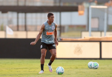 Dav� no �ltimo treino do Corinthians antes do jogo contra o Santos