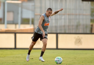 Gustavo Mantuan no �ltimo treino do Corinthians antes do jogo contra o Santos