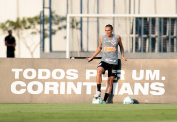 Mantuan no �ltimo treino do Corinthians antes do jogo contra o Santos
