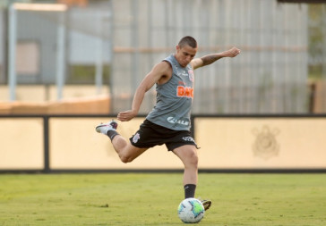 Mantuan no �ltimo treino do Corinthians antes do jogo contra o Santos