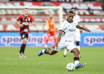 Xavier no duelo contra o Athletico-PR, pelo Campeonato Brasileiro