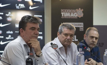 Andrs Sanchez (presidente), Matias Romano vila (diretor financeiro) e Roberto Gavioli (gerente financeiro) so os responsveis pelas finanas do clube