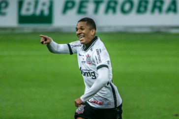 Dav� comemorando seu gol contra o Internacional, na Neo Qu�mica Arena, pelo Brasileir�o