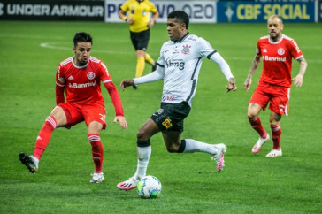 L�o Natel no jogo contra o Internacional, pelo Brasileir�o, na Neo Qu�mica Arena