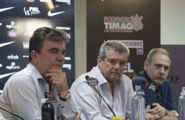 De acordo com Matas Romano vila, diretor financeiro do Corinthians (do meio na foto), o Corinthians gasta cerca de cerca de R$ 3,2 milhes por ano com a equipe sub-23