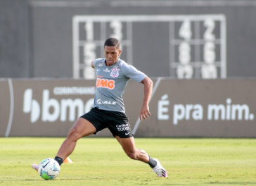 Dav� no primeiro treino do Corinthians ap�s empate contra o Gr�mio