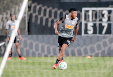 �derson no primeiro treino do Corinthians ap�s empate contra o Gr�mio