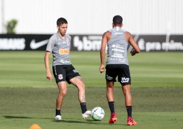 Gabrie Periera no primeiro treino do Corinthians ap�s empate contra o Gr�mio