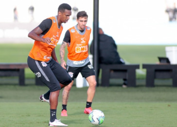 J� no primeiro treino do Corinthians ap�s empate contra o Gr�mio