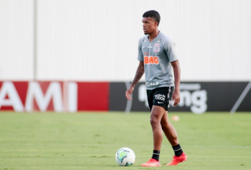 L�o no primeiro treino do Corinthians ap�s empate contra o Gr�mio