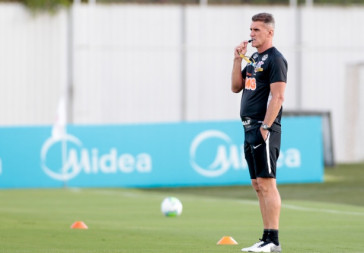 Mancini no primeiro treino do Corinthians ap�s empate contra o Gr�mio