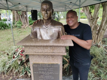 Inaugura��o busto Marcerlinho Carioca