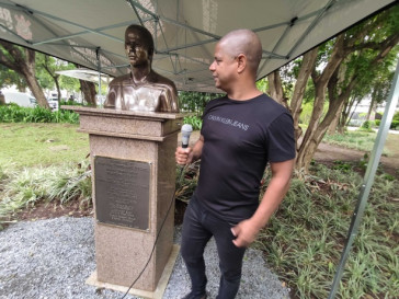Inaugura��o busto Marcerlinho Carioca