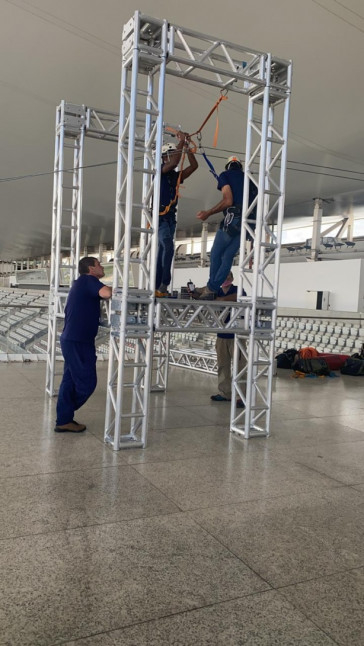 Tirolesa ficar instalada entre os setores Oeste e Leste do estdio, passando por cima da Norte