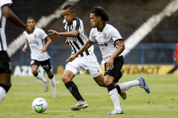 Reginaldo no empate com o Atl�tico-MG pelo Brasileiro Sub-20