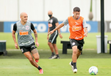 Fbio Santos e Gabriel Pereira no CT Joaquim Grava 