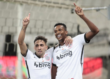 J� e Gustavo Mosquito em comemora��o no jogo contra o Fluminense