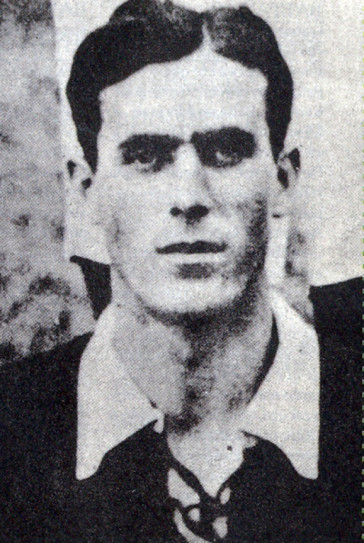 Bianco Spartaco Gambini era jogador do Corinthians quando fez o primeiro gol da histria do Palmeiras