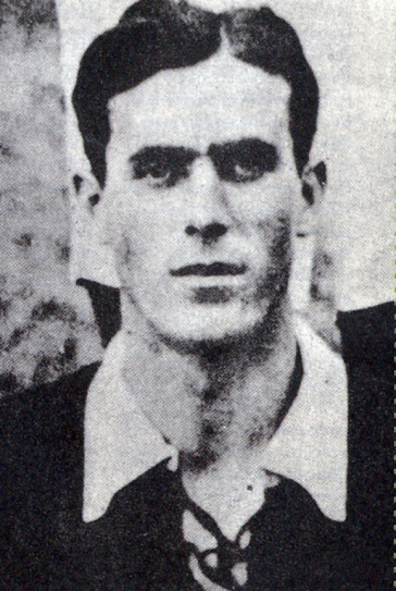 Bianco Spartaco Gambini era jogador do Corinthians quando fez o primeiro gol da história do Palmeiras