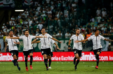Corinthians comemorando o Campeonato Paulista de 2018 no estádio do Palmeiras