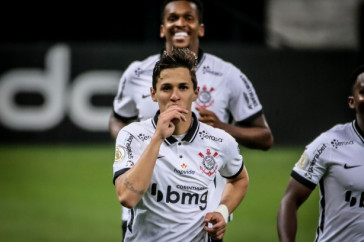 Mateus Vital marcou o segundo gol do Corinthians, na Neo Qu�mica Arena