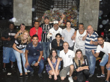 Caminhão com doações do primeiro treino aberto da Neo Química Arena