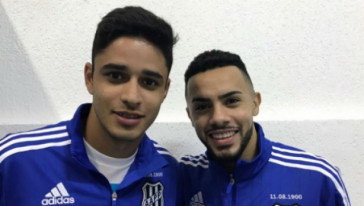 Lo Arthur e Claudinho na poca da chegada  Ponte Preta, cedidos pelo Corinthians, em 2017