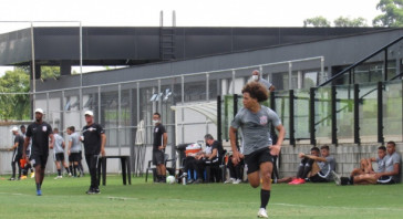 Guilherme Biro, meia do Corinthians Sub-20, na atividade desta manhã