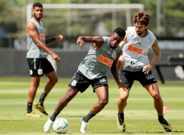 Igor Morais marca Jonathan Cafú em treino