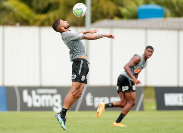 Meia do Sub-23,, Vitinho também marcou presença no treino