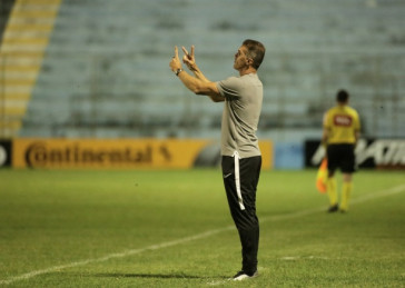 T�cnico Vagner Mancino no duelo contra o Salgueiro-PE
