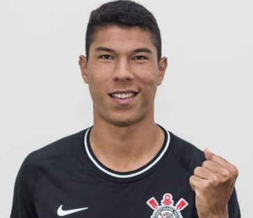 Wallace Lucas sofreu a lesão no joelho em seu jogo de estreia pelo Corinthians