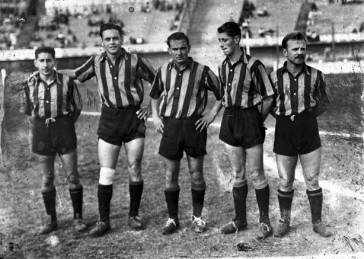 Gigghia, Hohberg, Miguez, Schiaffino e Vidal, a linha ofensiva histria do Pearol dos anos 50 - desses s Hohberg no encarou o Timo