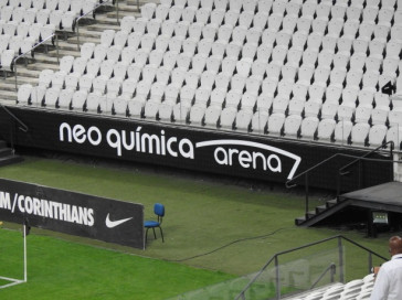 Estdio do Corinthians em Itaquera j recebeu toda envelopagem com o nome Neo Qumica Arena