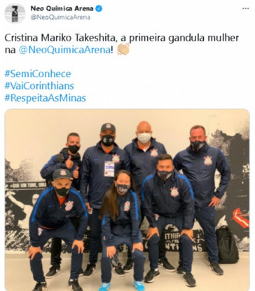Primeira gandula mulher da Neo Química Arena