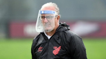 Dorival Júnior está desempregado desde que deixou o Athlético-PR, em agosto de 2020