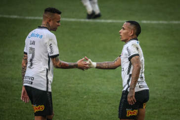 Luan e Otero durante D�rbi entre Corinthians e Palmeiras, na Neo Qu�mica Arena