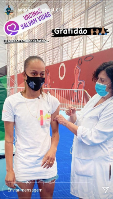 Adriana foi vacinada contra Covid-19