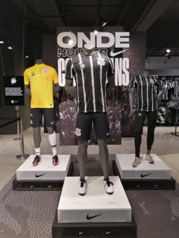 Nova camisa II do Corinthians j est sendo vendida na Loja Poderoso Timo na Neo Qumica Arena