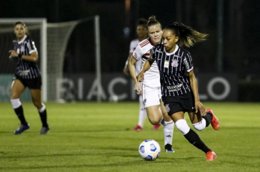 Adriana durante jogo contra o S�o Paulo, pelo Brasileir�o Feminino, em Cotia