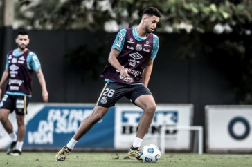 Camacho fez seu primeiro treino pelo Santos