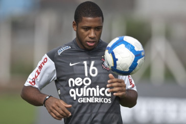 Corinthians pagou R$ 2 milhões para adquirir Jucilei do J. Malucelli; em fevereiro de 2011, o Corinthians o vendeu para o Anzhi, da Rússia, por € 10 milhões (na cotação da época, R$ 22,9 mi)