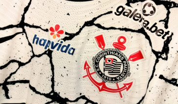 Escudo do Corinthians no novo uniforme principal