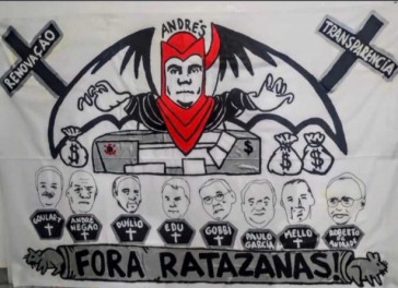 Organizadas do Corinthians fizeram faixa contra nove dirigentes do clube