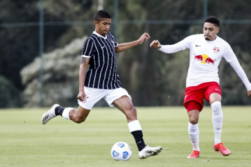 Igor Formiga durante partida com o sub-23 do Corinthians