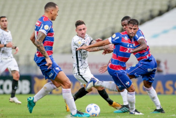 Gustavo Silva durante jogo entre Corinthians e Fortaleza, no Castel�o, pelo Campeonato Brasileiro