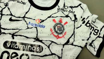 Manto sagrado pronto para o jogo entre Corinthians e Fortaleza, no Castel�o